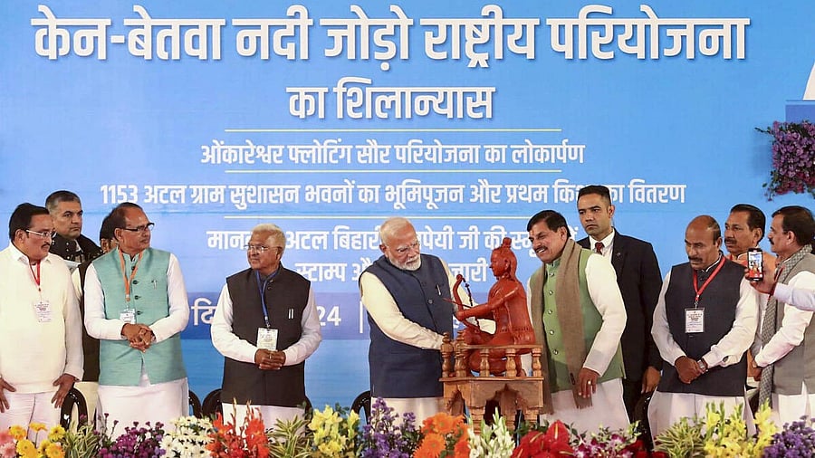 <div class="paragraphs"><p>Prime Minister Narendra Modi with Madhya Pradesh Chief Minister Mohan Yadav during foundation stone laying of Ken-Betwa River Link Project, in Khajuraho, Madhya Pradesh, Wednesday, Dec 25, 2024.</p></div>