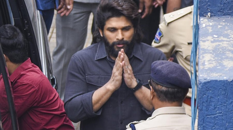 <div class="paragraphs"><p>Actor Allu Arjun arrive at the Chikkadpally police station for questioning as part of an ongoing probe into the stampede during the screening of his movie 'Pushpa-2', in Hyderabad, Tuesday, Dec. 24, 2024.</p></div>