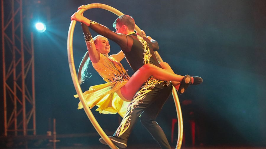 A hula hoop act by Rambo Circus.