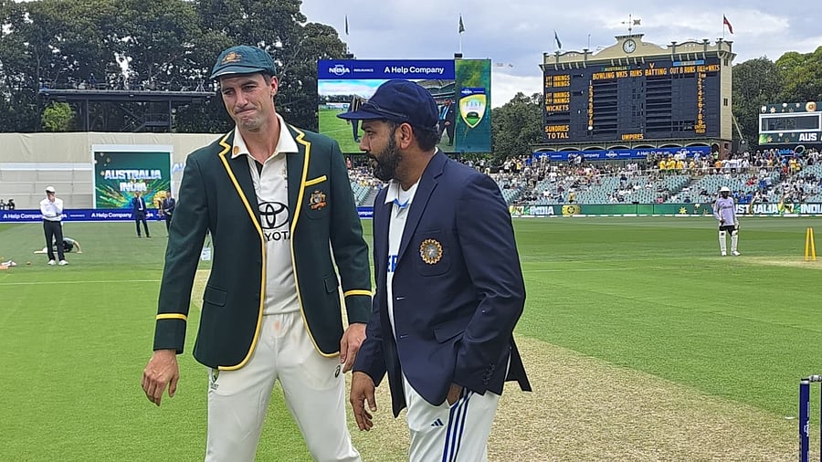 <div class="paragraphs"><p>Australian skipper Pat Cummins with Indian captain Rohit Sharma.</p></div>
