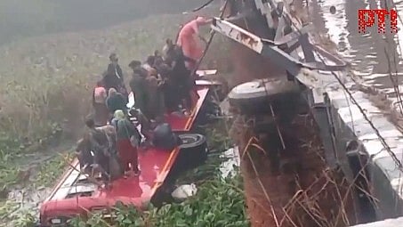 <div class="paragraphs"><p>Screengrab of the private bus which fell off the bridge.</p></div>