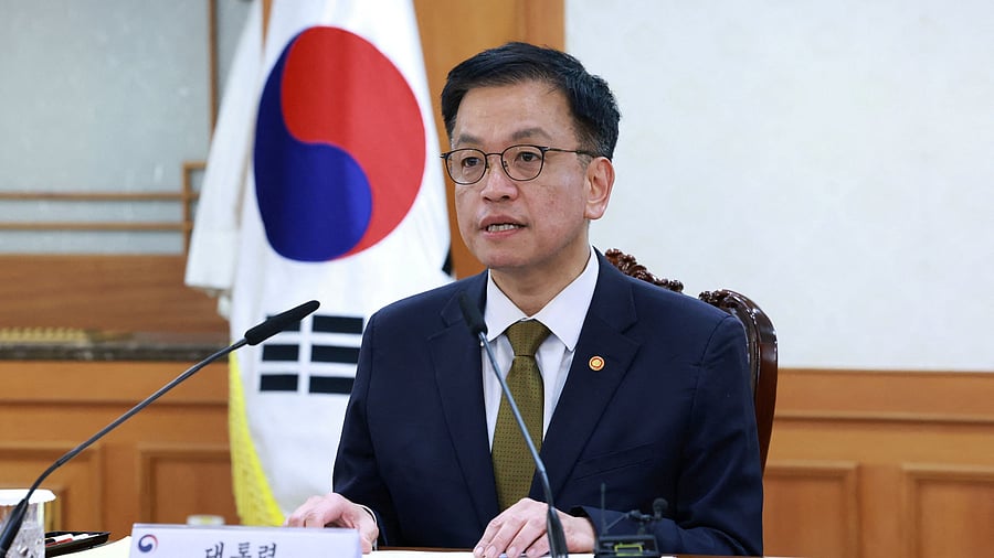 <div class="paragraphs"><p>South Korea acting President Choi Sang-mok.</p></div>