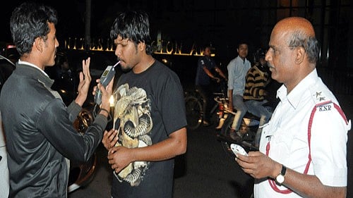<div class="paragraphs"><p>The Bengaluru Traffic Police (BTP) registered 21,940 drunk-driving cases and collected Rs 22.5 crore in fines this year. </p></div>