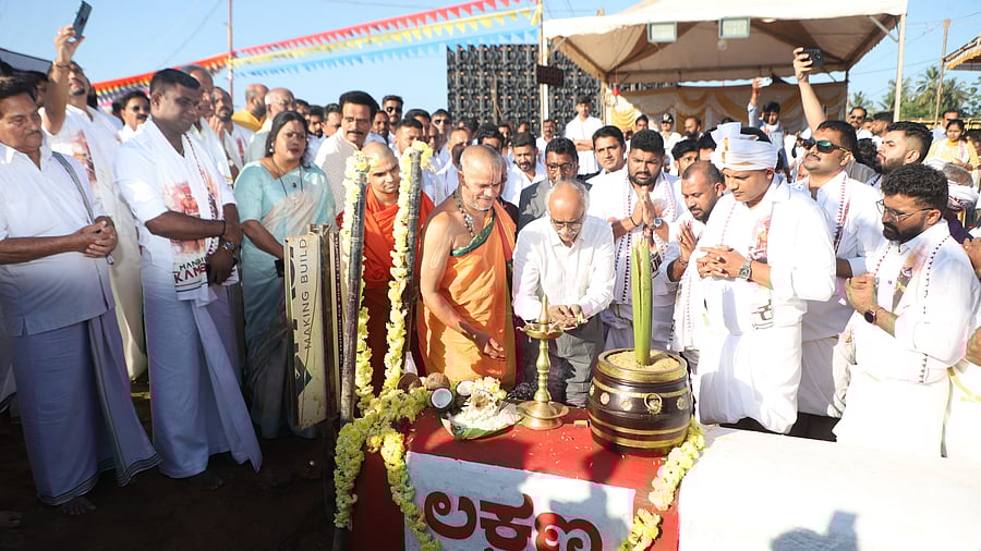 <div class="paragraphs"><p>M Venkatesh, retired Managing Director of MRPL and father of the late Capt M V Pranjal, who was martyred in a clash with terrorists in Rajouri, Kashmir lights lamp to mark inauguration of&nbsp; eighth edition of the Mangaluru Kambala— Rama-Lakshmana Jodukare Kambala at Goldfinch City in Bangrakuloor in Mangaluru on Saturday. </p></div>