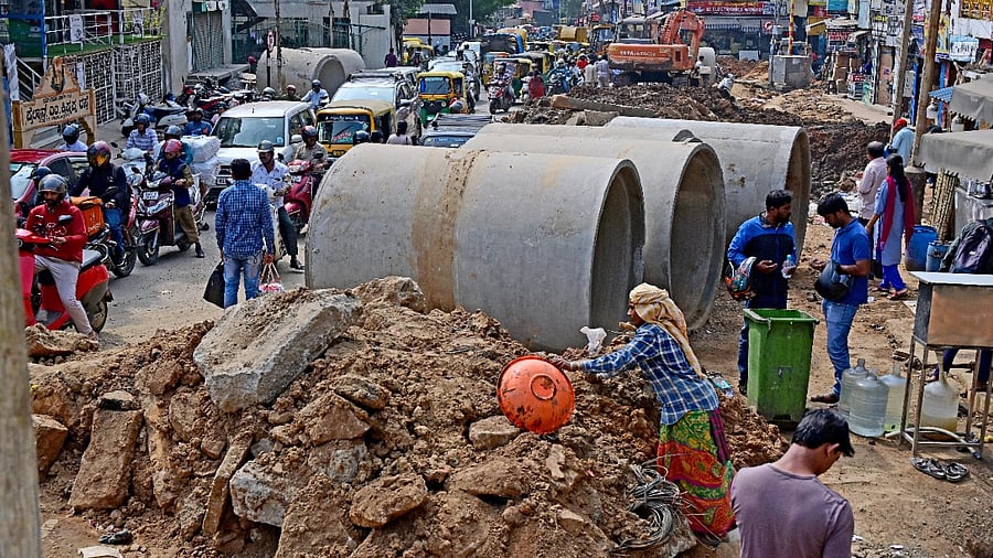 <div class="paragraphs"><p>The ongoing work at SP Road.</p></div>