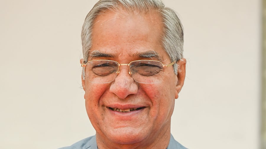 <div class="paragraphs"><p>Lahar Singh Siroya</p></div>