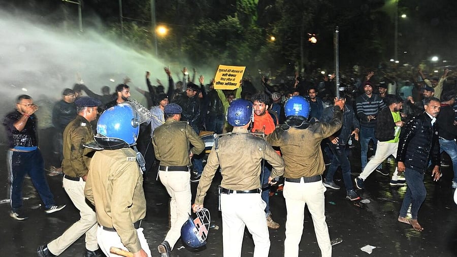 <div class="paragraphs"><p>Police use water cannons to disperse aspirants protesting against the alleged paper leak and irregularities in the BPSC 70th Integrated Combined Competitive Examination (CCE), in Patna.</p></div>