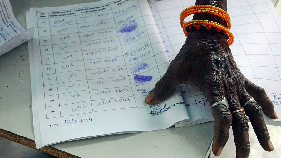 <div class="paragraphs"><p>A voter gives her thumb impression before casting her vote for the first phase of Lok Sabha&nbsp;elections, in Gaya.</p></div>