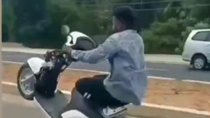 <div class="paragraphs"><p>The suspect performing stunts near Thalaghattapura. </p></div>