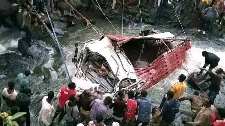 <div class="paragraphs"><p>At least 60 killed in Ethiopia road accident</p></div>