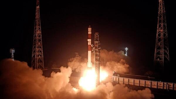 <div class="paragraphs"><p>ISRO's PSLV-C60 carrying SpaDeX and its payloads, lifts off from the first launch pad at Satish Dhawan Space Centre, in Sriharikota, Andhra Pradesh, Monday, Dec. 30, 2024.</p></div>