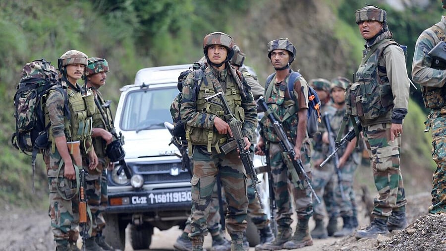 <div class="paragraphs"><p>Indian Army personnel</p></div>