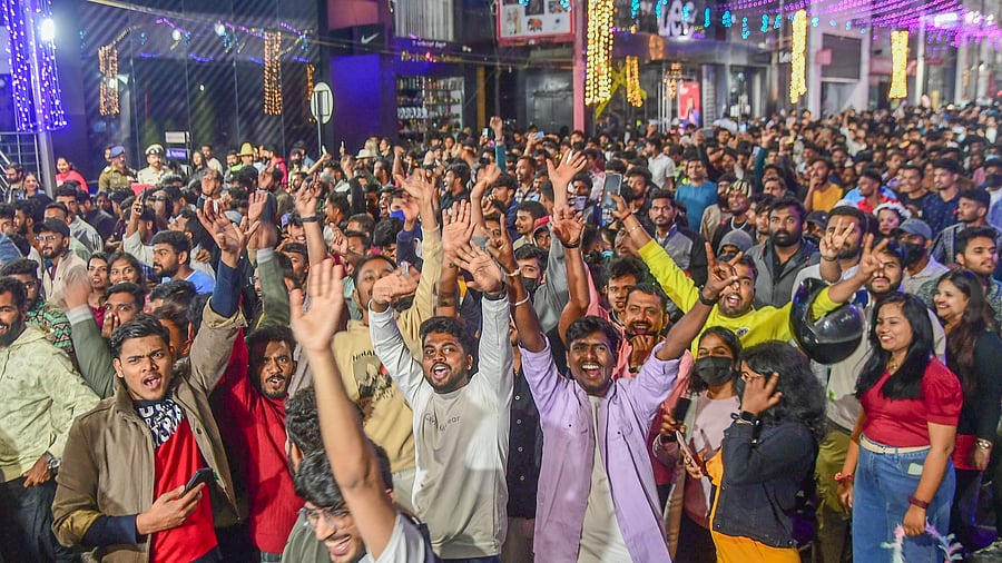 <div class="paragraphs"><p>People celebrate New Year at Brigade Road in Bengaluru on 01st January 2024, Monday. </p></div>