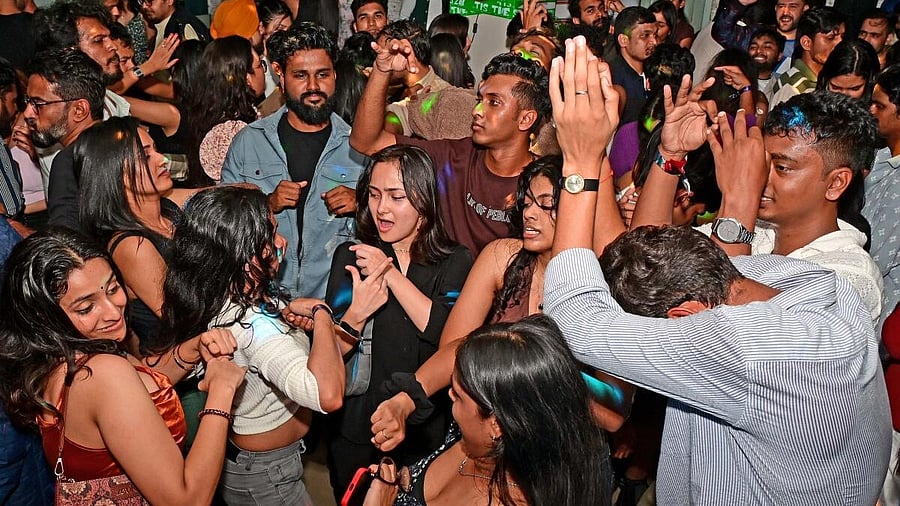 <div class="paragraphs"><p>A party at a Bengaluru pub on New Year's eve </p></div>