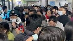 <div class="paragraphs"><p>Video screengrab from an overcrowded Chinese hospital</p></div>