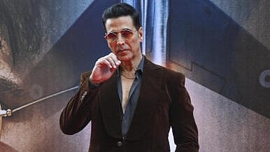 Akshay Kumar's Security Vehicle Crashes in Mumbai, No Injuries Reported