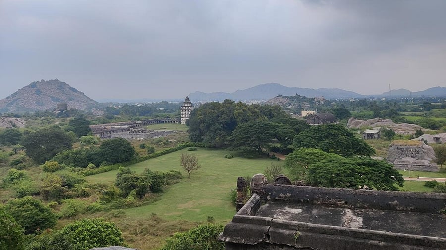 <div class="paragraphs"><p>A panoramic view of Gingee fort. </p><p></p></div>