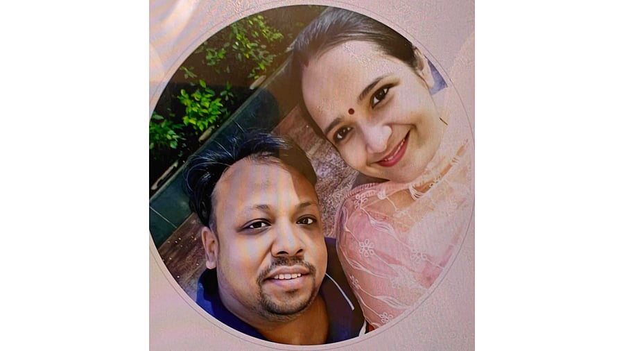<div class="paragraphs"><p>Anup Kumar (left in pic), 38, Rakhi (right in pic), 35, their five-year-old daughter, and two-year-old son were found dead by their housemaid on Monday morning, police said.</p></div>