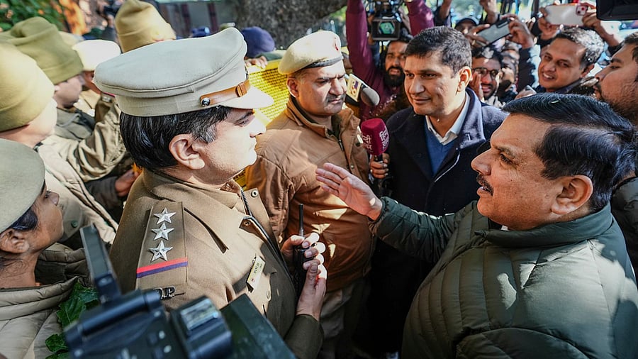 <div class="paragraphs"><p>Aam Aadmi Party (AAP) leaders Sanjay Singh and Saurabh Bharadwaj outside Delhi Chief Minister Atishis official residence, in New Delhi. The AAP leaders were stopped from entering the chief minister's residence, which they had invited the media to tour with them in a bid to counter the BJP's "Sheesh Mahal" jibes.</p></div>