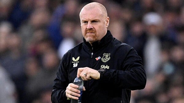 <div class="paragraphs"><p> Sean Dyche</p></div>