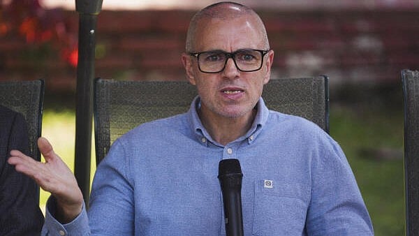 <div class="paragraphs"><p>Omar Abdullah</p></div>