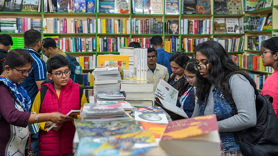 <div class="paragraphs"><p>Visitors at a stall during the last day of the 47th International Kolkata Book Fair, in Kolkata.</p></div>