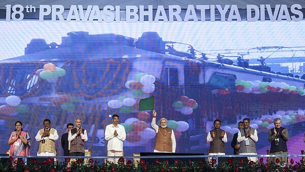<div class="paragraphs"><p>Prime Minister Narendra Modi with Odisha Governor Hari Babu Kambhampati, External Affairs Minister S Jaishankar, Union Ministers Ashwini Vaishnaw and Dharmendra Pradhan, and Chief Minister Mohan Charan Majhi flags off 'Pravasi Bhartiya Express' during the inauguration of the 18th ‘Pravasi Bharatiya Divas’ convention, in Bhubaneswar, Odisha.</p></div>