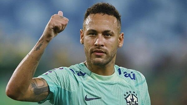 <div class="paragraphs"><p>Football player Neymar</p></div>