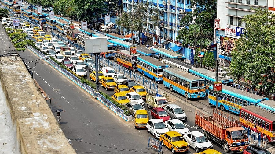 <div class="paragraphs"><p>Vehicles stranded in a traffic jam in Kolkata.</p></div>