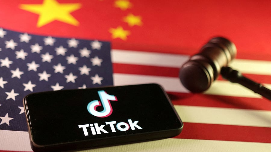 <div class="paragraphs"><p> Illustration showing US and Chinese flags, a TikTok logo and a gavel. For representational purposes.</p></div>