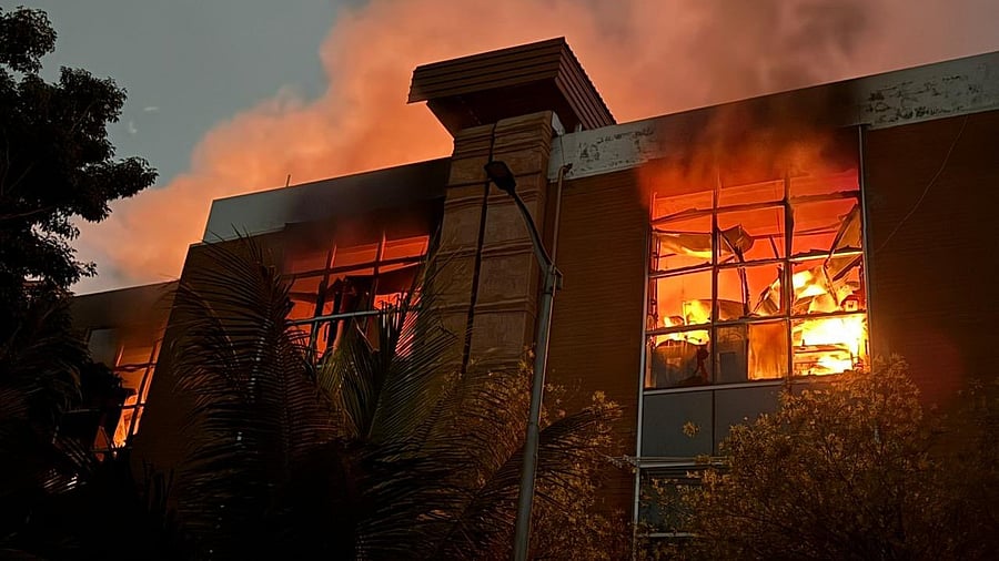 <div class="paragraphs"><p>A fire broke out at the Bangalore BioInnovation Center on Tuesday.</p></div>