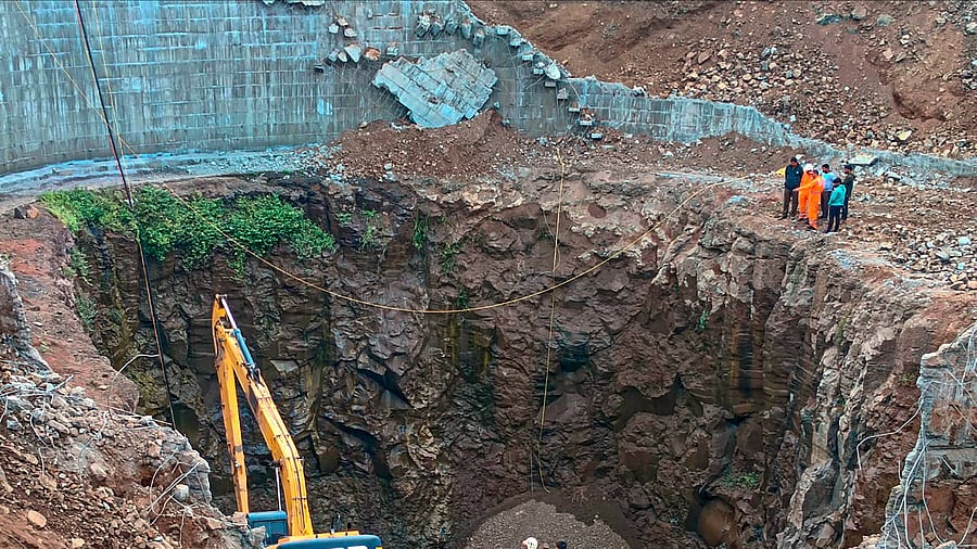 <div class="paragraphs"><p>Under construction well collapse. Representative image.</p></div>