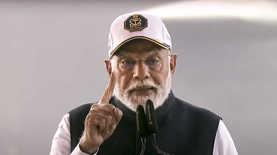 <div class="paragraphs"><p>PM dedicates 3 Naval ships to the nation.</p></div>