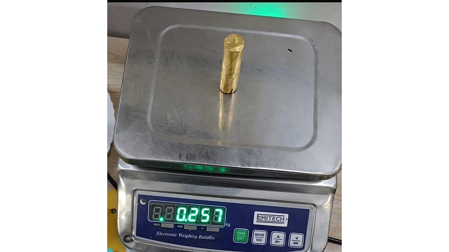 <div class="paragraphs"><p>The 257 grams of gold found inside a screw driverb at the Delhi International Airport on Wednesday.</p></div>