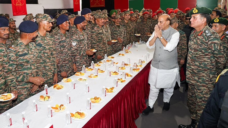 <div class="paragraphs"><p>Union Defence Minister Rajnath Singh during the 77th Army Day celebrations, in Pune, Maharashtra.</p></div>