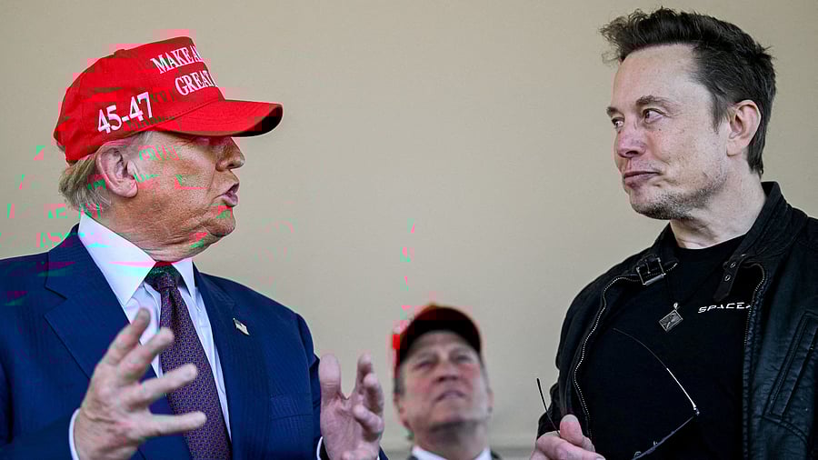 <div class="paragraphs"><p>Elon Musk speaks with Trump.</p></div>