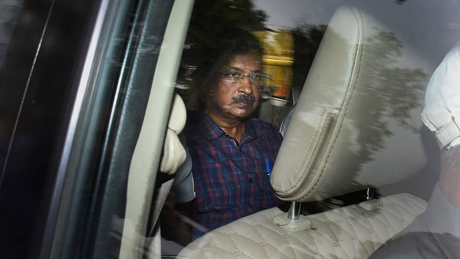 <div class="paragraphs"><p>Delhi Chief Minister and AAP convenor Arvind Kejriwal leaves court.&nbsp;</p></div>