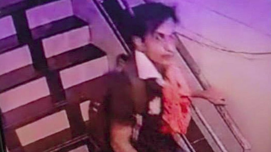 <div class="paragraphs"><p>Suspect in Bollywood actor Saif Ali Khan knife attack incident, in Mumbai.</p></div>