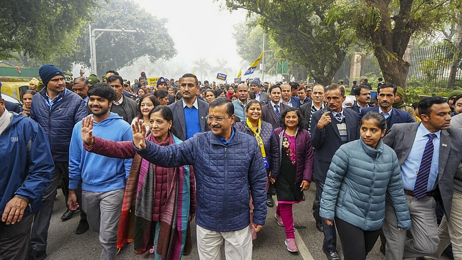 <div class="paragraphs"><p> Aam Aadmi Party (AAP) National Convener Arvind Kejriwal with supporters</p></div>