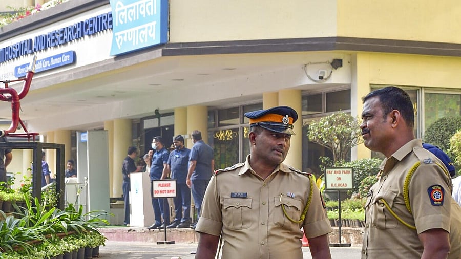 <div class="paragraphs"><p>A labour contractor helped the Mumbai police track down the attacker, who stabbed actor Saif Ali Khan, in the neighbouring Thane district, an official said on Sunday.</p></div>