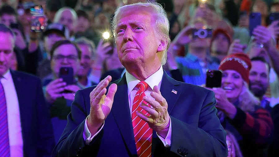 <div class="paragraphs"><p>Donald Trump</p></div>