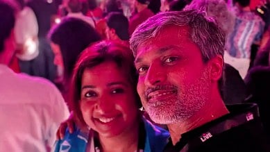 <div class="paragraphs"><p>Shreya Ghoshal with husband Bishwajit Ghoshal at the Coldplay concert in Mumbai.</p></div>