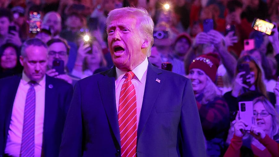 <div class="paragraphs"><p>Donald Trump</p></div>