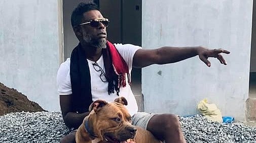 <div class="paragraphs"><p>In that video, the actor is purportedly seen yelling at someone out of frame from a balcony, using objectionable language and even exposing himself.</p></div>