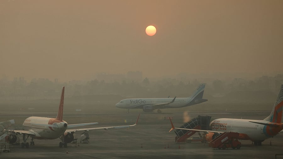 <div class="paragraphs"><p>An IndiGo Airlines aircraft taxis on the tarmac on an early morning at the Netaji Subhash Chandra Bose International Airport, in Kolkata.</p></div>