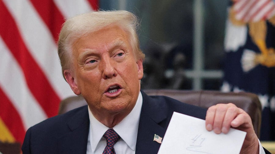 <div class="paragraphs"><p>Donald Trump</p></div>