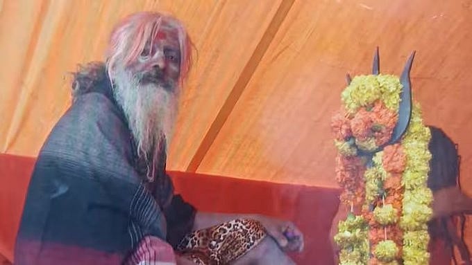 <div class="paragraphs"><p>Digambar Krishna Giri aka MTech Baba</p></div>