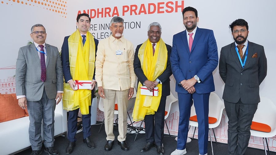 <div class="paragraphs"><p> Andhra Pradesh Chief Minister N Chandrababu Naidu met Google Cloud Chief Executive Officer (CEO) Thomas Kurian. </p></div>