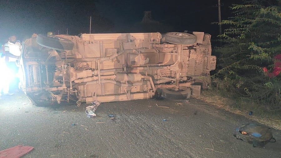 The cruiser which overturned near the Vaishnavidevi temple on Sindhanur-Raichur Main Raod on Tuesday night resulting in the death of four people.