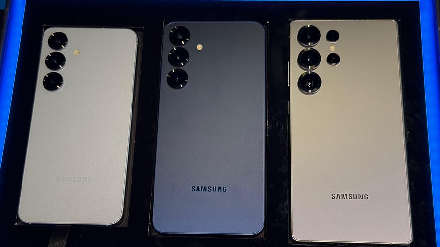 <div class="paragraphs"><p>Samsung Galaxy S25 series phones.</p></div>